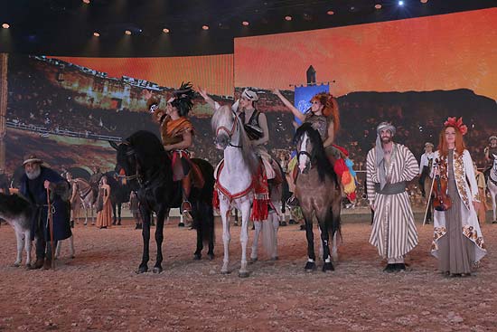 nach der Premiere von "Equila" im Showpalast M&uuml;nchen am 05.11.201 (&copy;Foto:Martin Schmitz)